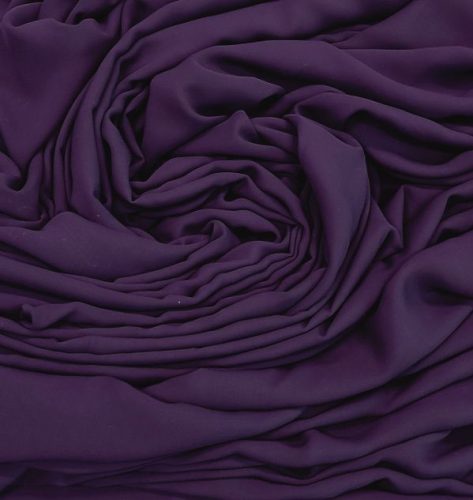Sötét lila színű muszlin anyag.

Szélessége: 140 cm

Anyagösszetétel: 100 % poliészter